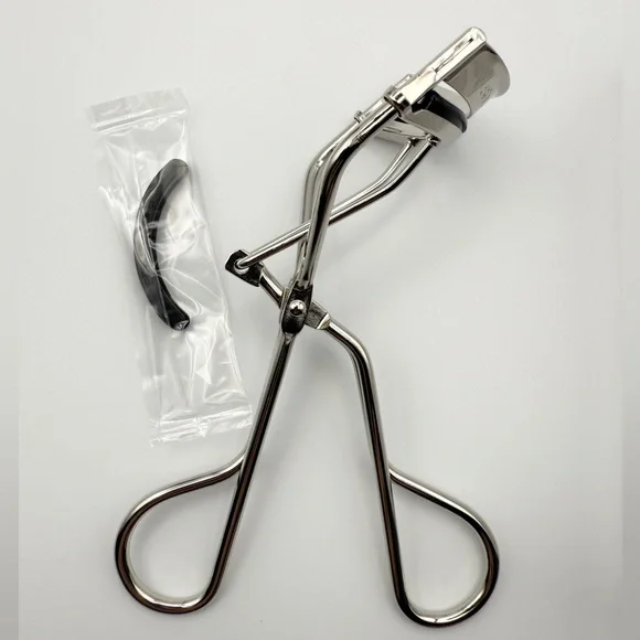 NWT Shu Uemura Eyelash Curler with Silver Finish - Picture 6 of 6